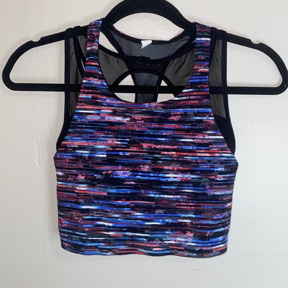 🌷Adorable Lululemon sports bra/ top! - Picture 2 of 7